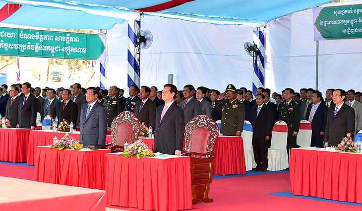 Vietnam, Cambodian Prime Ministers attend border marker inauguration ceremonies - ảnh 1